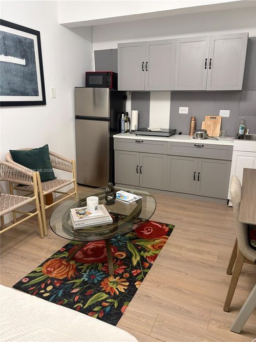 2-1101 Ne 5th St, Hallandale Beach, FL, 33009-8503 | Card Image