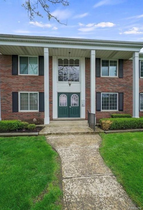 22-2472 Mulberry Sq, Bloomfield Hills, MI, 48302-0698 | Card Image