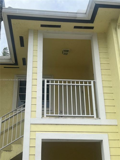unit-203-2610 Ne 3rd Dr, Homestead, FL, 33033-7033 | Card Image