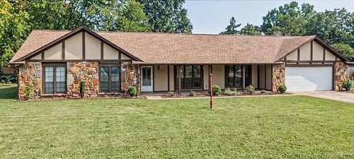 602 Powell Ave, Wagoner, OK, 74467-6334 | Card Image