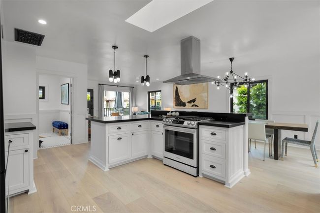 1012 10 Th St, House other with 4 bedrooms, 5 bathrooms and 8 parking in Manhattan Beach CA | Image 9