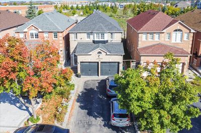 28 Angela Crt, House other with 4 bedrooms, 4 bathrooms and 6 parking in Markham ON | Image 1