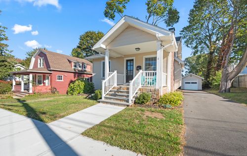 6 Howe St, Milford, CT, 06460-8215 | Card Image