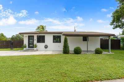 5690 Ne 8th Ave, House other with 2 bedrooms, 1 bathrooms and null parking in Oakland Park FL | Image 1