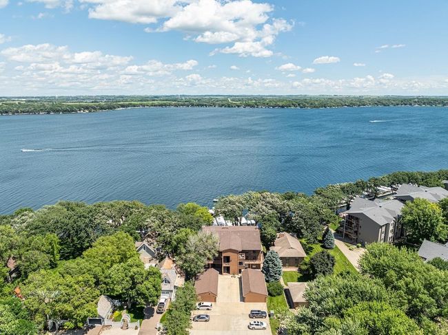 UNIT-4 - 16978 S Inner Ln, Condo with 3 bedrooms, 2 bathrooms and null parking in Spirit Lake IA | Image 22