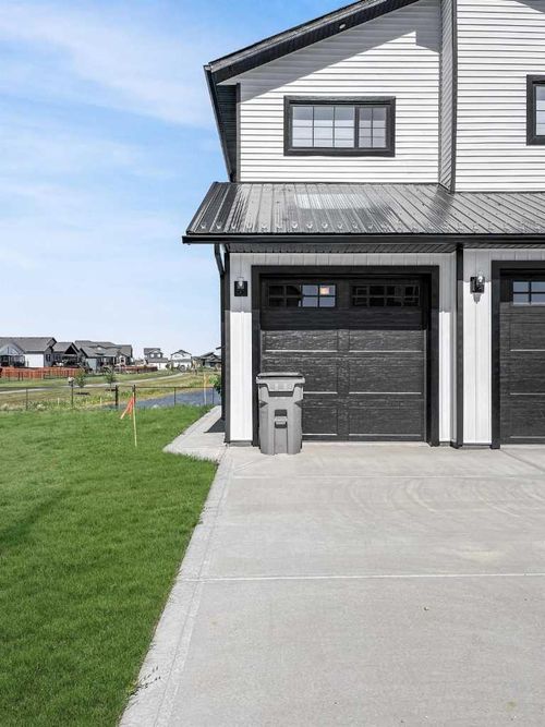 a-12018 77 Ave, Grande Prairie, AB, T8W0M5 | Card Image