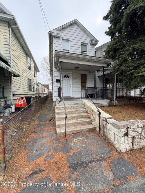 317 10th Ave, Scranton, PA, 18504-2606 | Card Image
