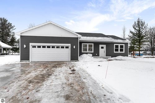 1375 Killdeer, Kingsley, MI, 49649-8619 | Card Image