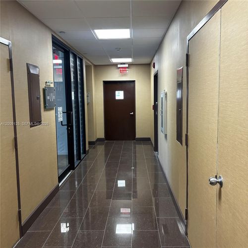 305-1111 Kane Concourse, Bay Harbor Islands, FL, 33154-2041 | Card Image