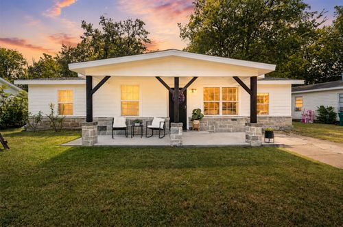 121 Austin St, McGregor, TX, 76657-1005 | Card Image