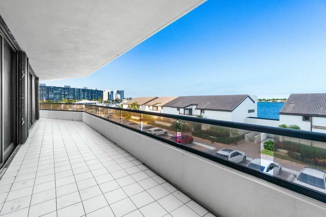 252 - 100 Lakeshore Drive, Condo with 3 bedrooms, 4 bathrooms and null parking in North Palm Beach FL | Image 34