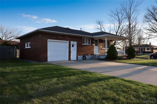 9605 Greenwald Ave, Niagara Falls, NY, 14304-2830 | Card Image