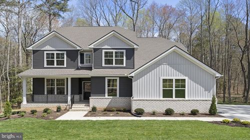 187 Fairfield Dr, STAUNTON, VA, 24401-5696 | Card Image