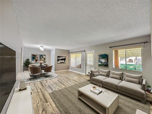 1-118 Lake Pine Cir, Greenacres, FL, 33463-5511 | Card Image