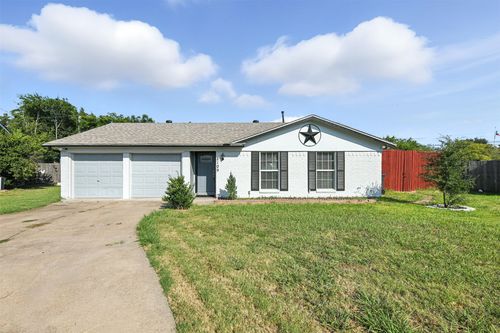 2109 Jeannette Ct, Arlington, TX, 76010-8551 | Card Image