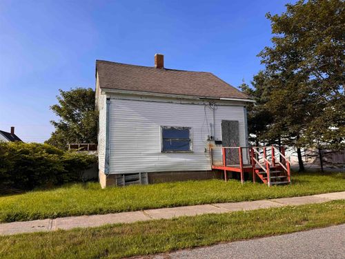 12 Butler St, Yarmouth, NS, B5A3Y8 | Card Image