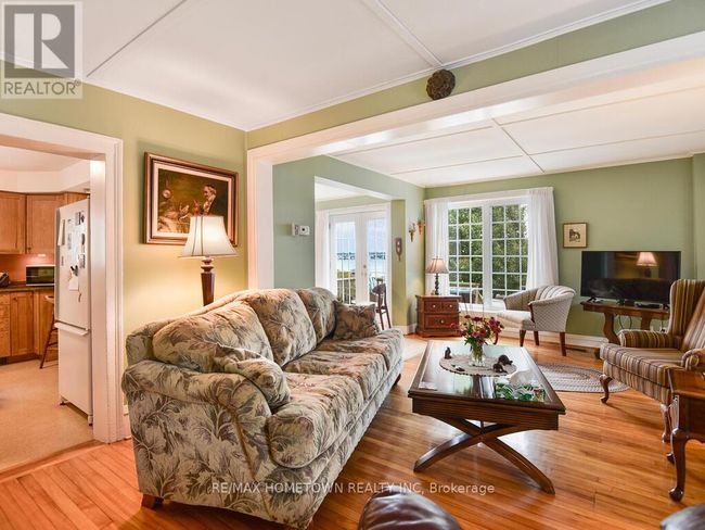 92 Water St E, House other with 2 bedrooms, 3 bathrooms and 2 parking in Brockville ON | Image 17