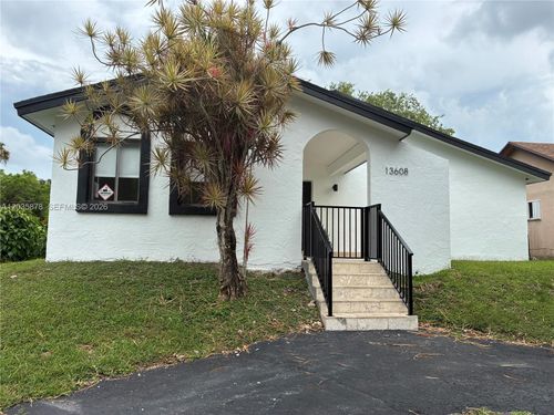 13608 Sw 286th Ter, Homestead, FL, 33033-1910 | Card Image