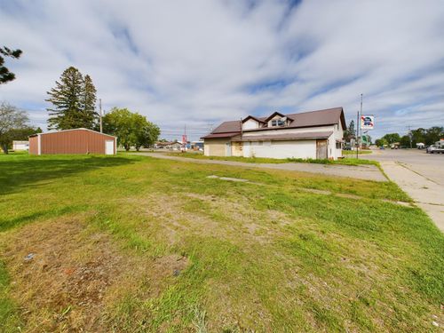 5145 Linden St, Laona, WI, 54541-9300 | Card Image