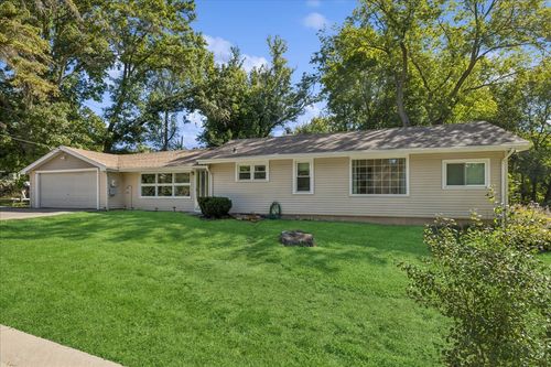 7610 Arbor Rd, Wonder Lake, IL, 60097-7001 | Card Image