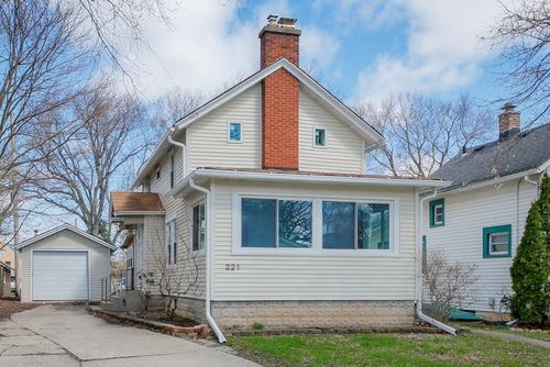 221 Elm St, Batavia, IL, 60510-2565 | Card Image