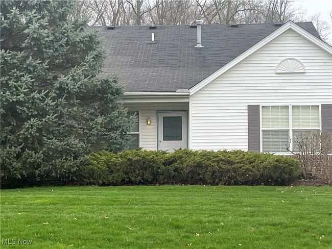 Front Porch and Front Yard | Image 41