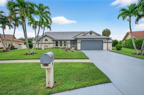 112 Bordeaux Cir, NAPLES, FL, 34112-7161 | Card Image