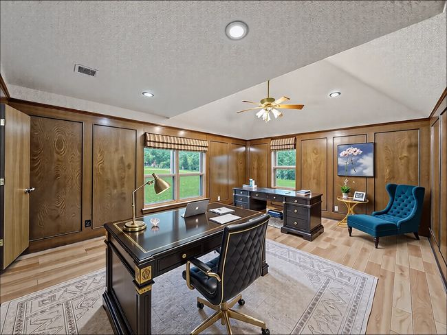 Virtually Staged Office | Image 15