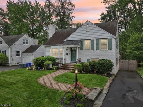 942 Summit Ave, Westfield, NJ, 07090-2600 | Card Image
