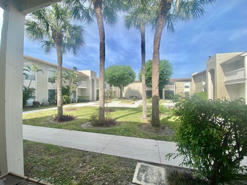 b47-1500 N Congress Ave, West Palm Beach, FL, 33401-1734 | Card Image