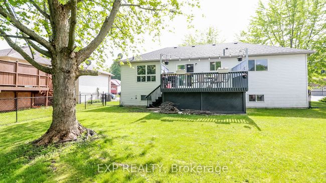 22 Silversands Cres, House other with 2 bedrooms, 3 bathrooms and 6 parking in Wasaga Beach ON | Image 11