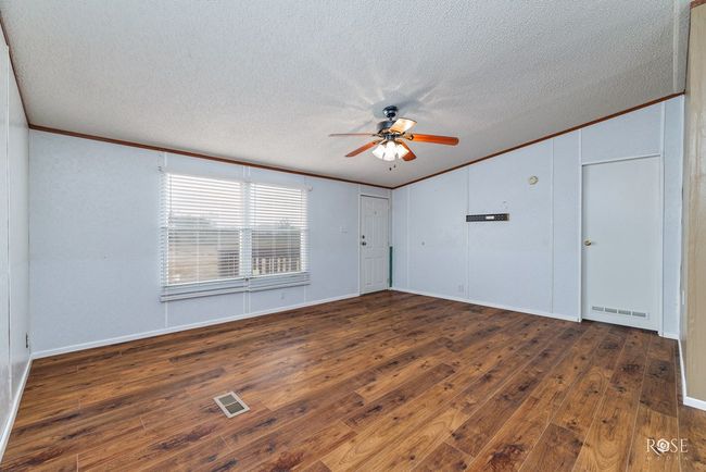 living area-view 2 | Image 9