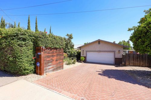 11071 El Nopal, Lakeside, CA, 92040-2204 | Card Image