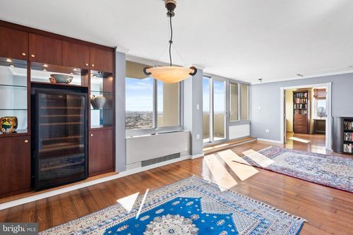 apt-1917-604 S Washington Sq, PHILADELPHIA, PA, 19106-4126 | Card Image