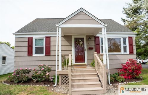 917 Mountain Ave, Middlesex, NJ, 08846-2426 | Card Image