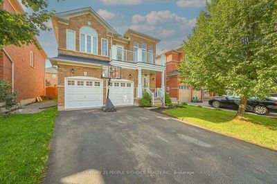 29 Accent Cir, House other with 3 bedrooms, 3 bathrooms and 6 parking in Brampton ON | Image 1