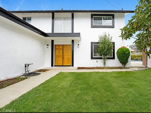 13260 Winfield St, Panorama City, CA, 91402-4044 | Card Image