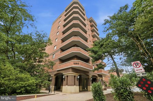 122-1050 N Stuart St, ARLINGTON, VA, 22201-5711 | Card Image