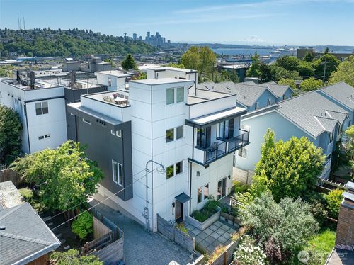 2415 W Lynn St, Seattle, WA, 98199-3520 | Card Image