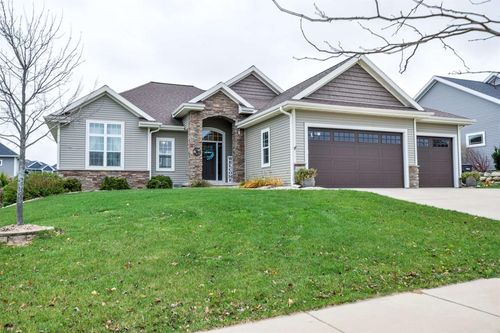 6586 Wolf Hollow Rd, WINDSOR, WI, 53598-9121 | Card Image