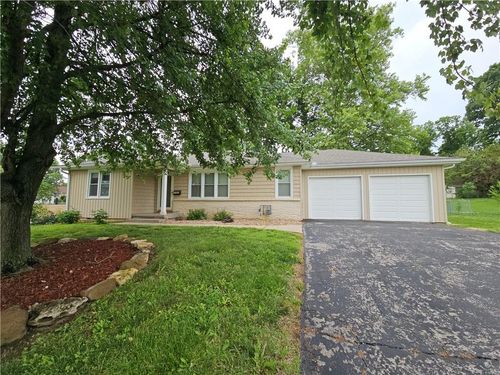 10913 W 50th Ter, Shawnee, KS, 66203-1605 | Card Image