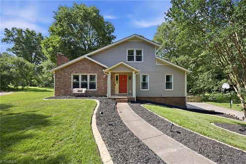 111 Pine Hill Dr, Clemmons, NC, 27012-9306 | Card Image