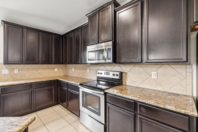 You can never have too many cabinets and countertop space!!! | Image 10