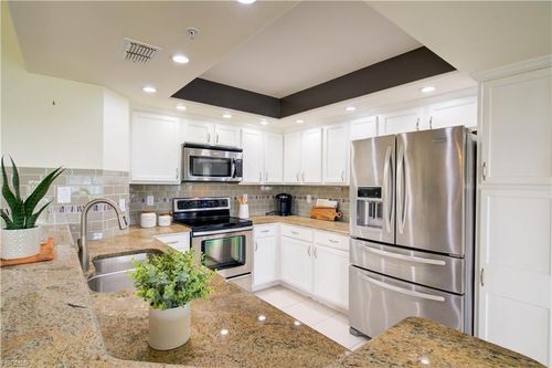 5802-28044 Cavendish Ct, BONITA SPRINGS, FL, 34135-2465 | Card Image