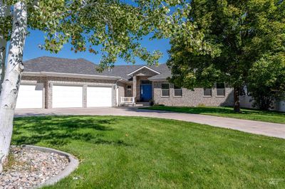 373 Edwards Drive, House other with 3 bedrooms, 3 bathrooms and 3 parking in Twin Falls ID | Image 2