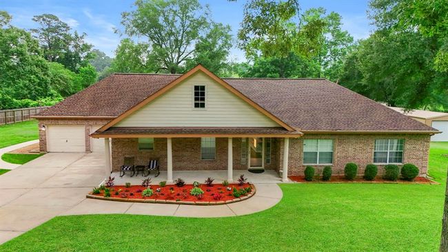8518 Kerr Dr, House other with 3 bedrooms, 2 bathrooms and 2 parking in Tomball TX | Image 5