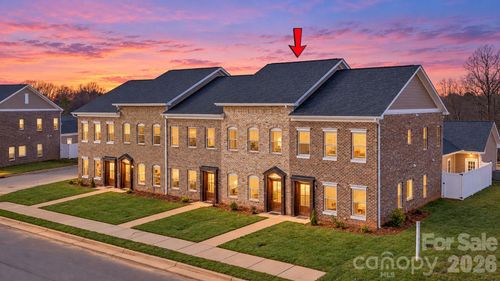 2113 24th Street Ln Se, Hickory, NC, 28602-8794 | Card Image