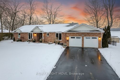661 Glen Cres, Orillia, ON, L3V6R2 | Card Image