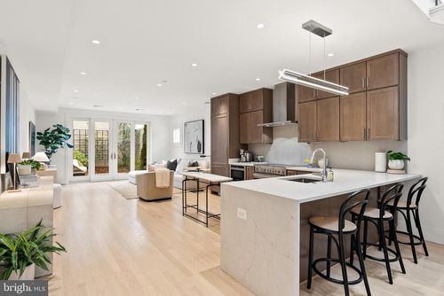 32 Kings Ct Se, WASHINGTON, DC, 20003-2341 | Card Image