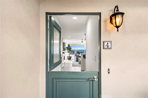 apt-4-240 Moss St, Laguna Beach, CA, 92651-3683 | Card Image